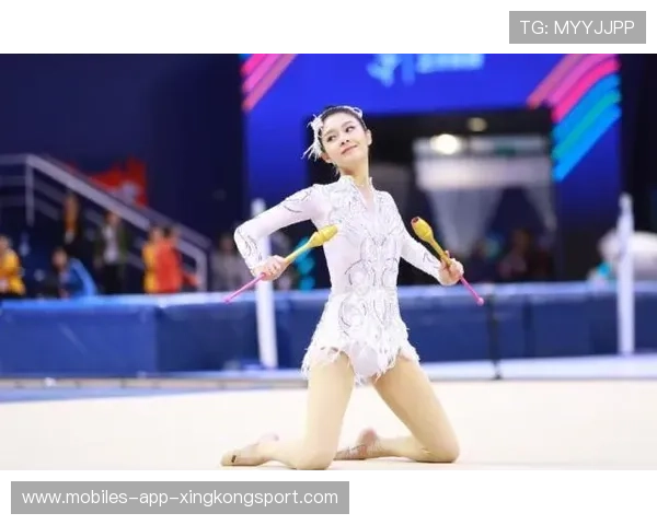 体操新动作示范教学刷新裁判尺度