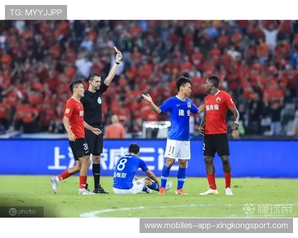 河南队快速反击中展现出极佳跑位意识 河南队快速反击中展现出极佳跑位意识